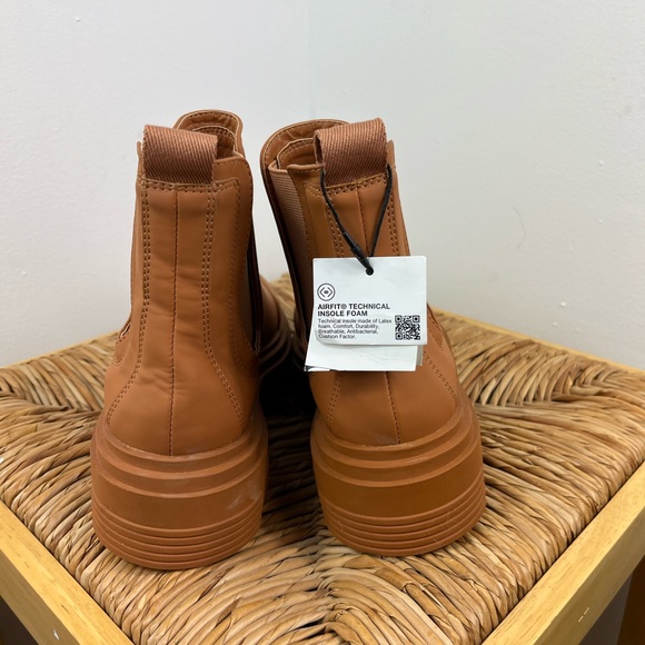 NWT Zara Tan Rubberized Platform Boots Sz 7 - Picture 4 of 11
